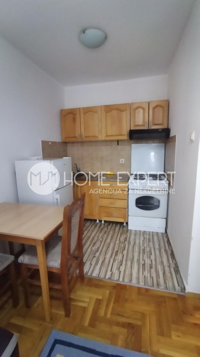 lokal - NOVI SAD - BULEVAR PATRIJARHA PAVLA - 9100057