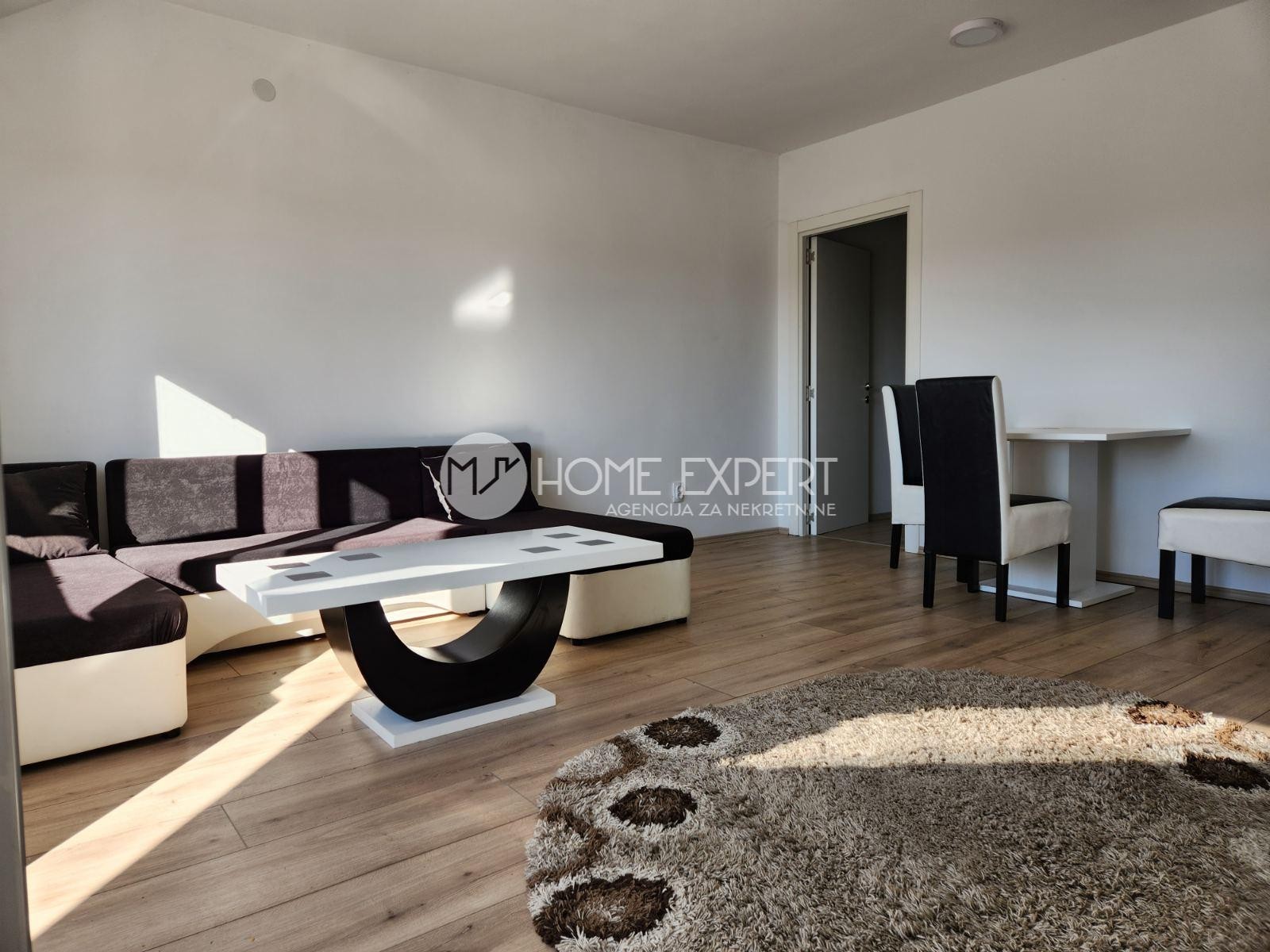 lokal - NOVI SAD - LIMAN 3 - 9100491