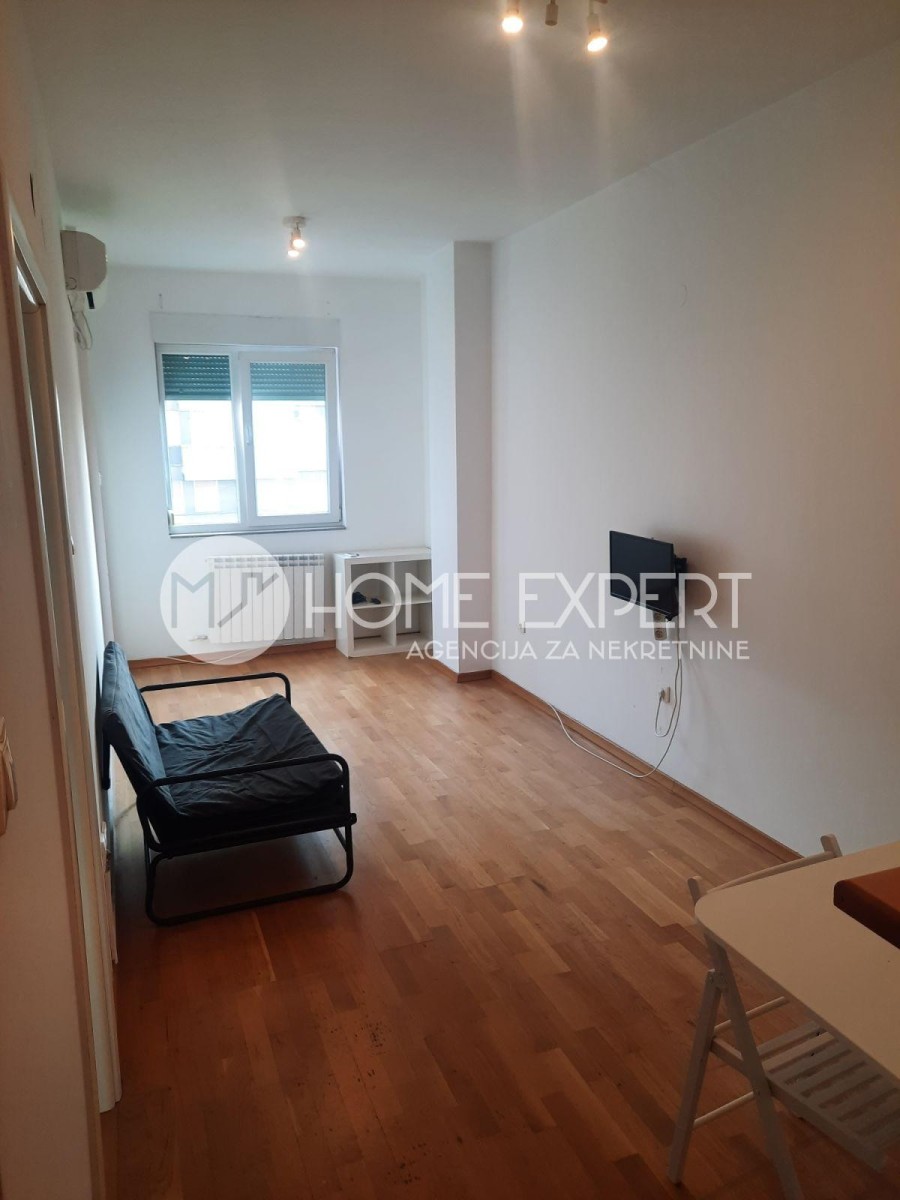 lokal - NOVI SAD - LIMAN 3 - 9100554