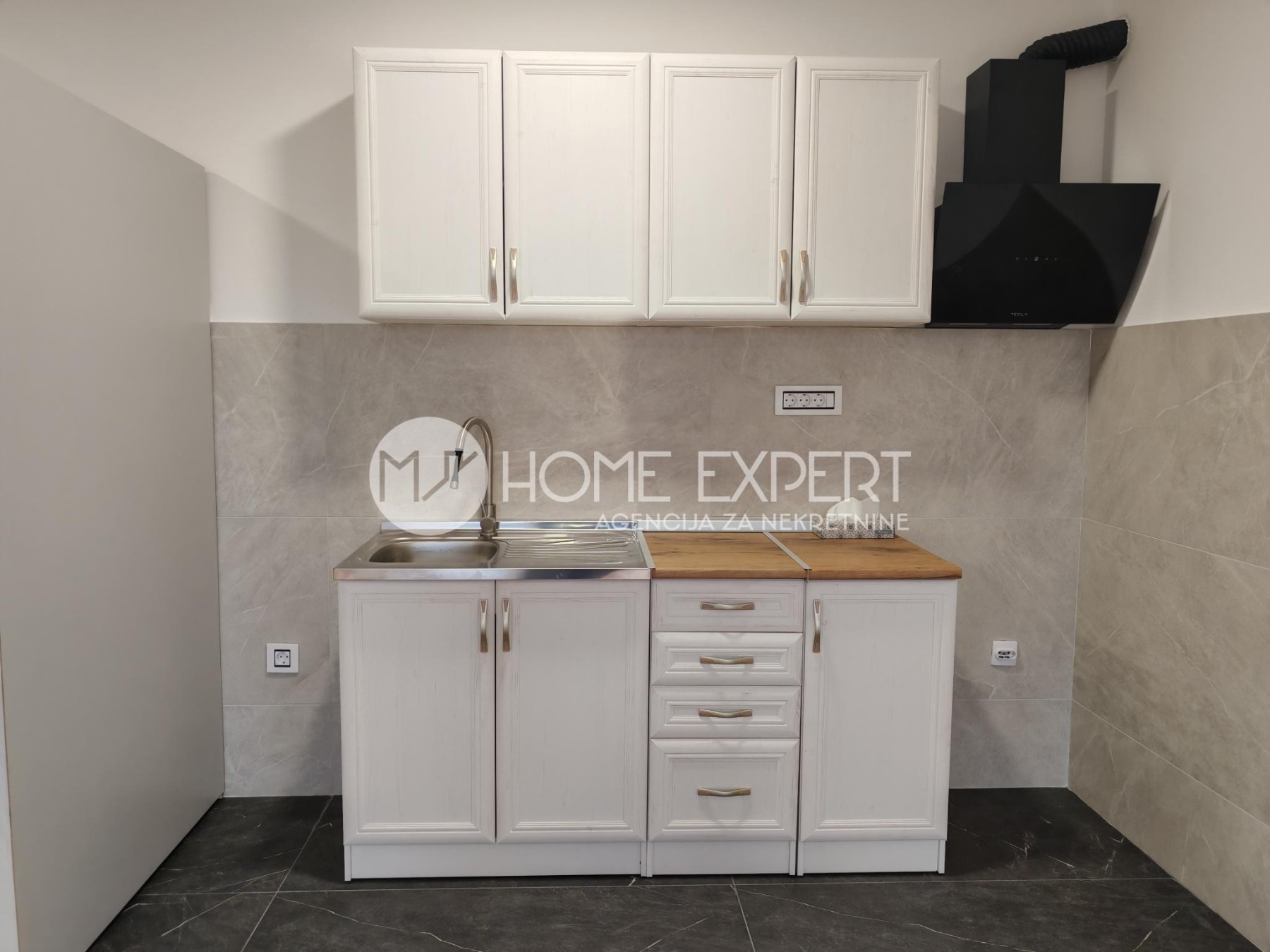 lokal - NOVI SAD - PODBARA - 9100559