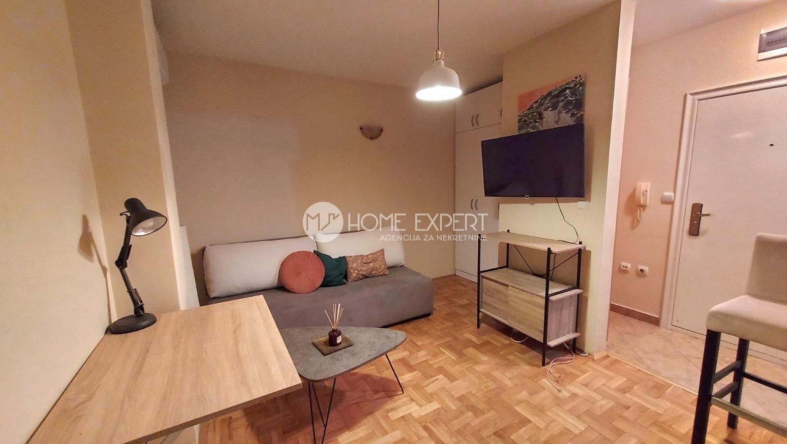 stan NOVI SAD - BULEVAR EVROPE - 1000460