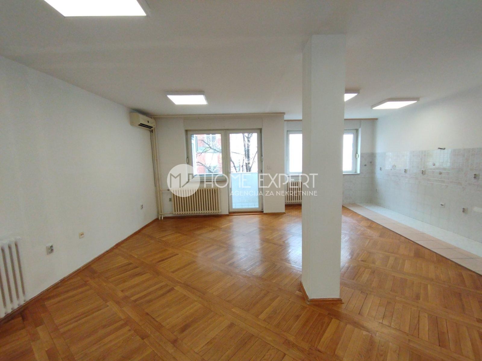 stan NOVI SAD - PODBARA - 1000557
